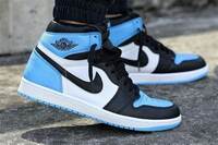 AIR JORDAN 1s